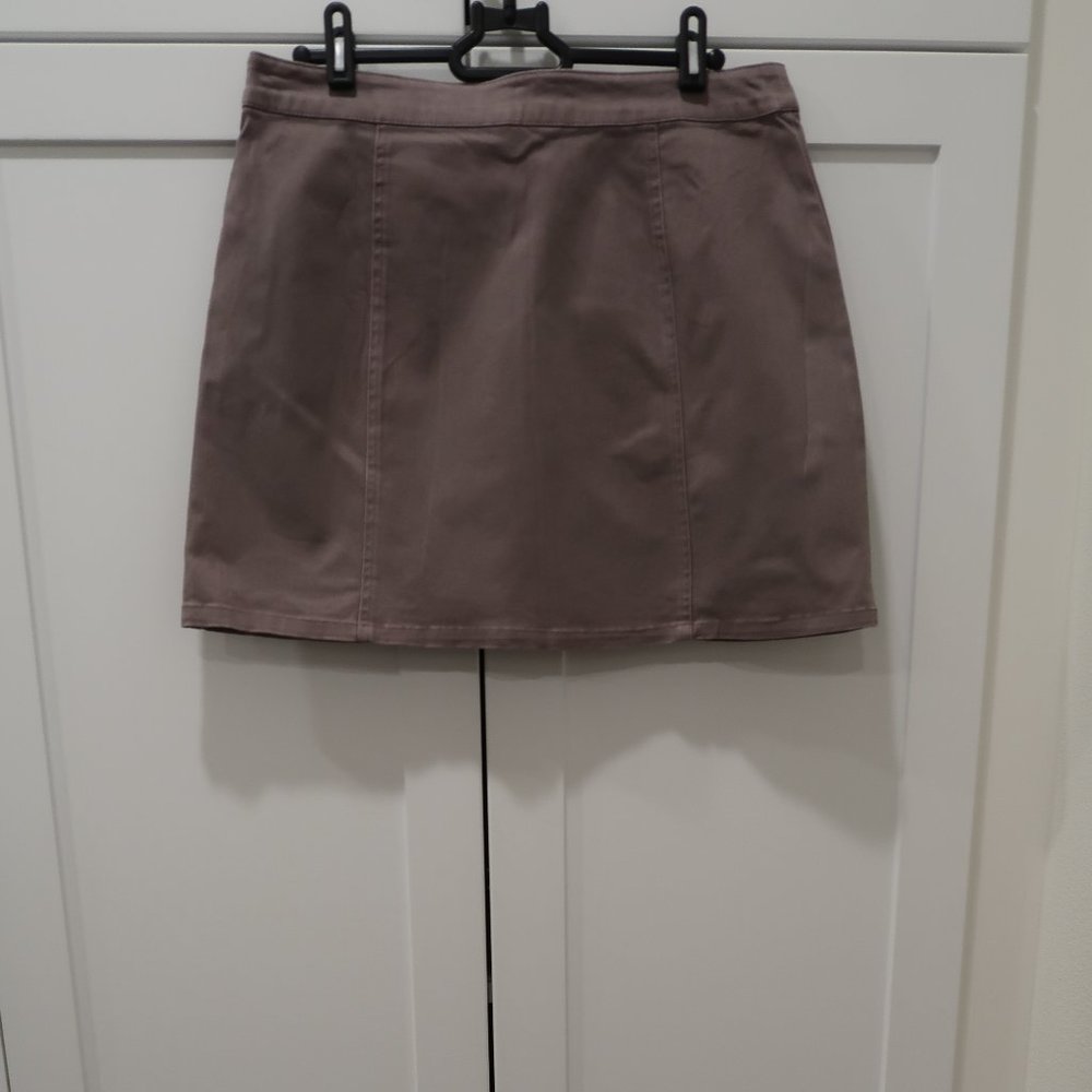 Mini Skirt - Picture 2 of 4